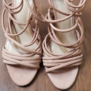 Vince Camuto strappy sandals heels beige / tan